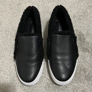Vince Camuto slip on Sherpa sneakers